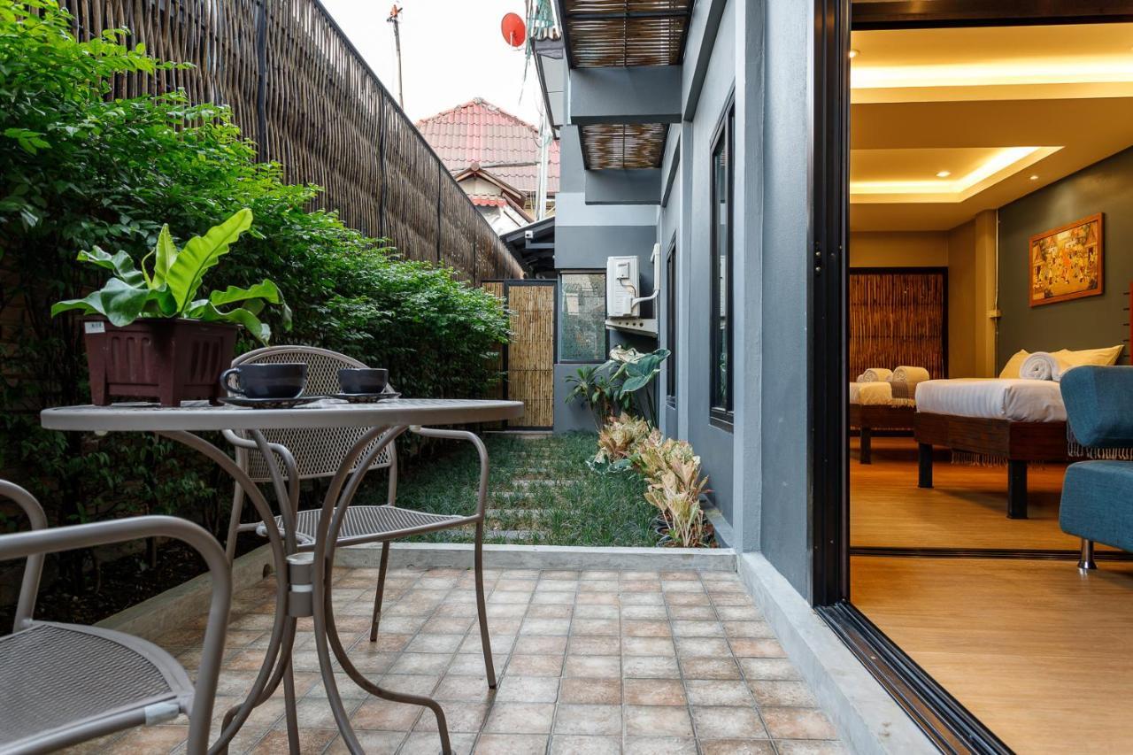 Hostel One Art And Gallery Chiang Mai Bagian luar foto