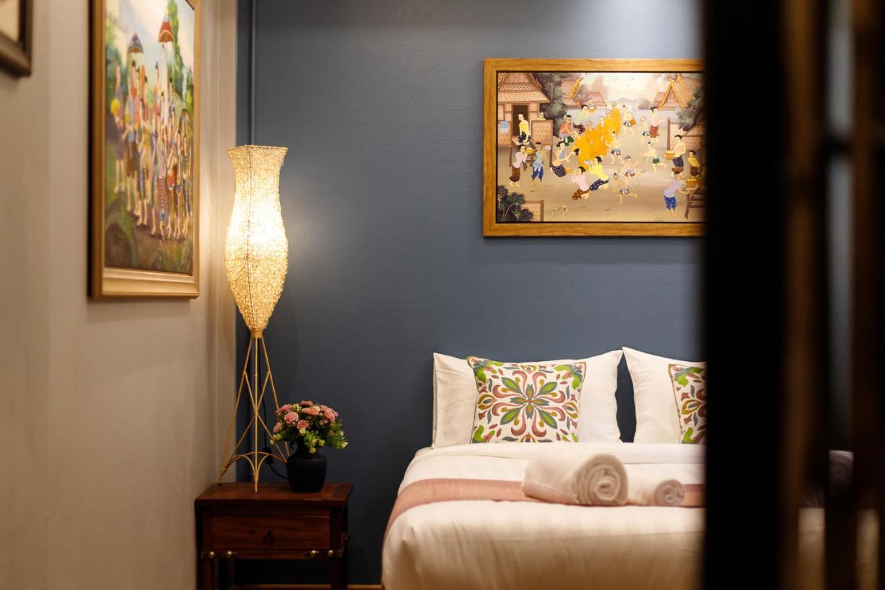 Hostel One Art And Gallery Chiang Mai Bagian luar foto
