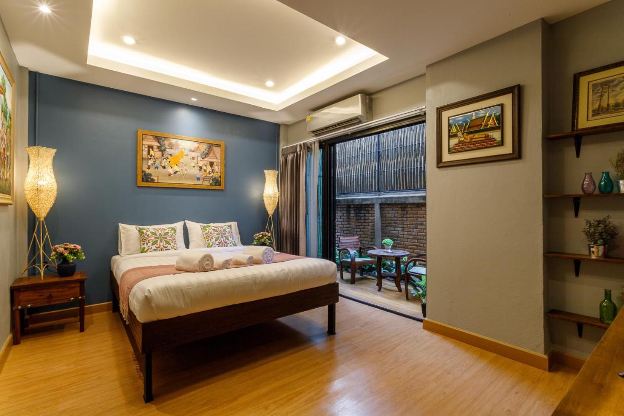 Hostel One Art And Gallery Chiang Mai Bagian luar foto