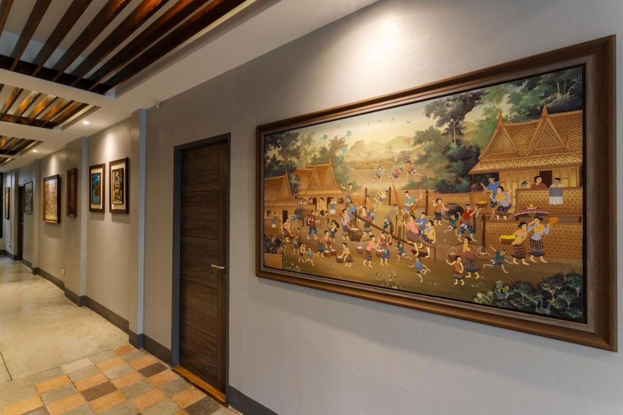 Hostel One Art And Gallery Chiang Mai Bagian luar foto